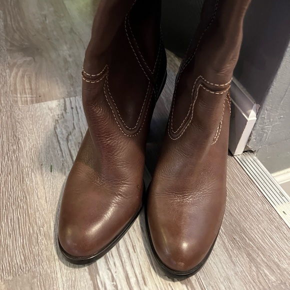 Women’s Lucky Brown Leather Boots - size 9.5 - Picture 2 of 4